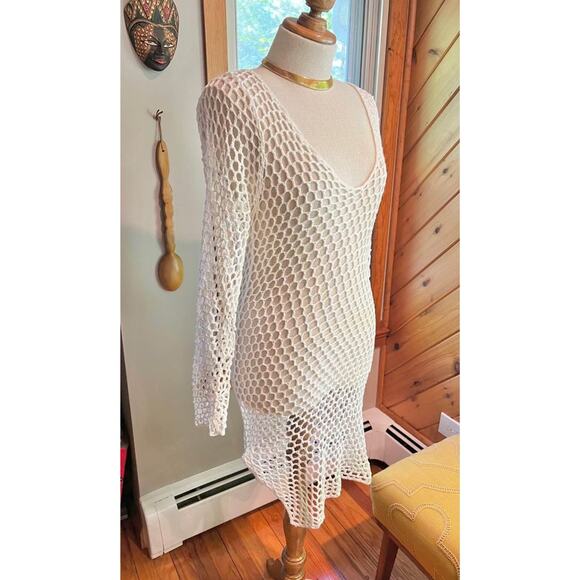 White Crocheted Long Sleeve Mini Bohemian Dress/Beach Coverup - Picture 4 of 7